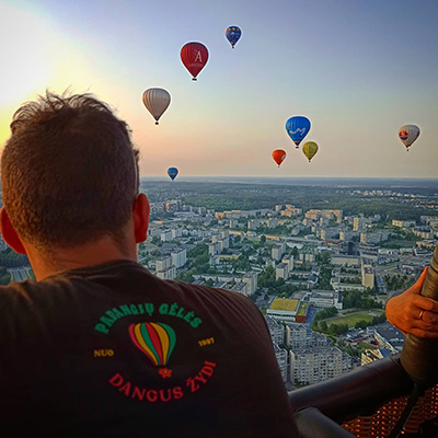 Oro balionai iš krepšio