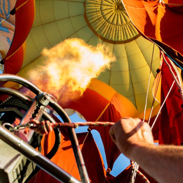 Hot air balloon burner